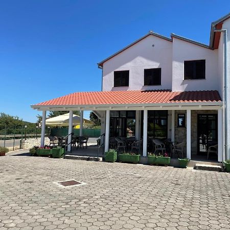 Ladonja Bb Rooms, Family Run Bed & Breakfast Rovinjsko Selo Εξωτερικό φωτογραφία