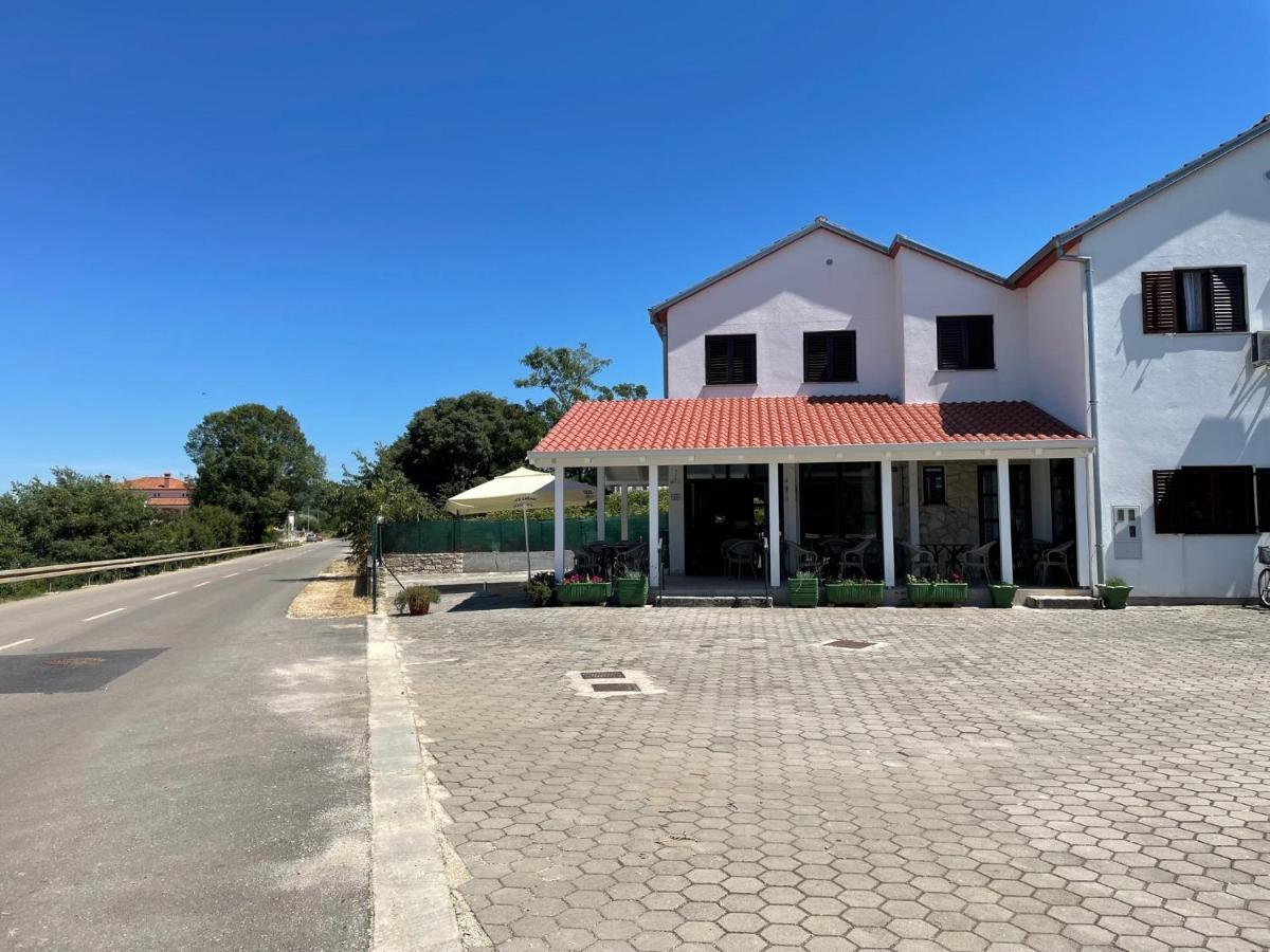 Ladonja Bb Rooms, Family Run Bed & Breakfast Rovinjsko Selo Εξωτερικό φωτογραφία